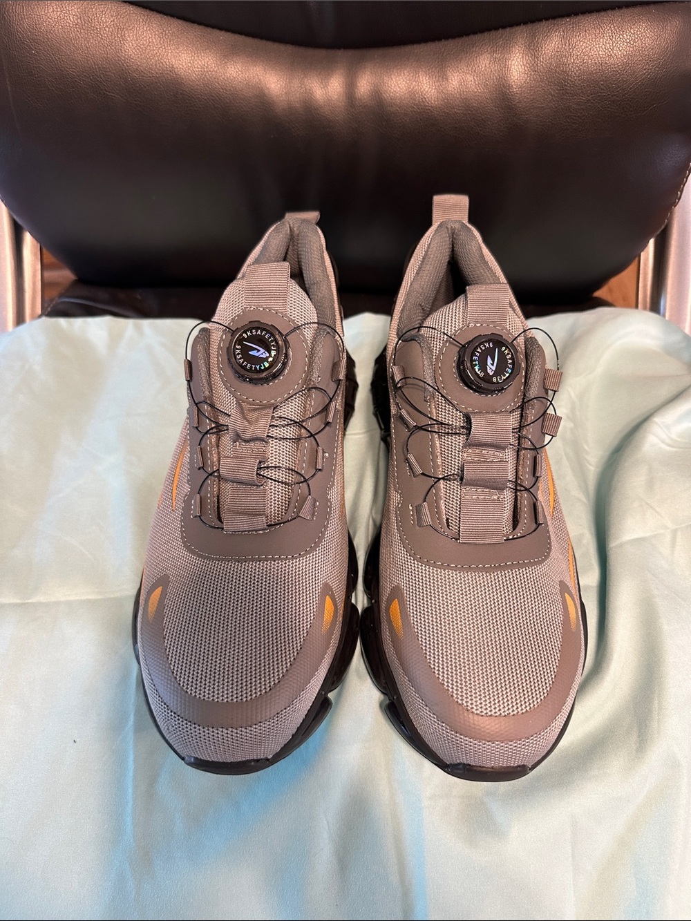 Steel toe safety sneakers